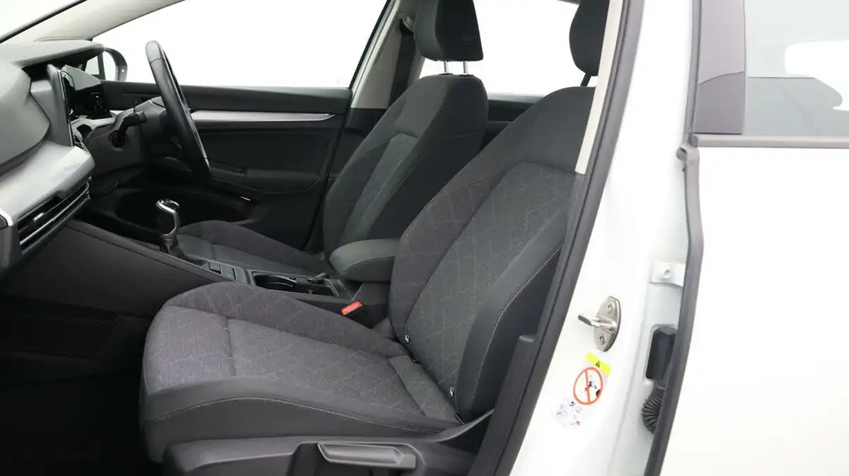 2021-volkswagen-golf-15-tsi-life-150ps-hatchback-big-13