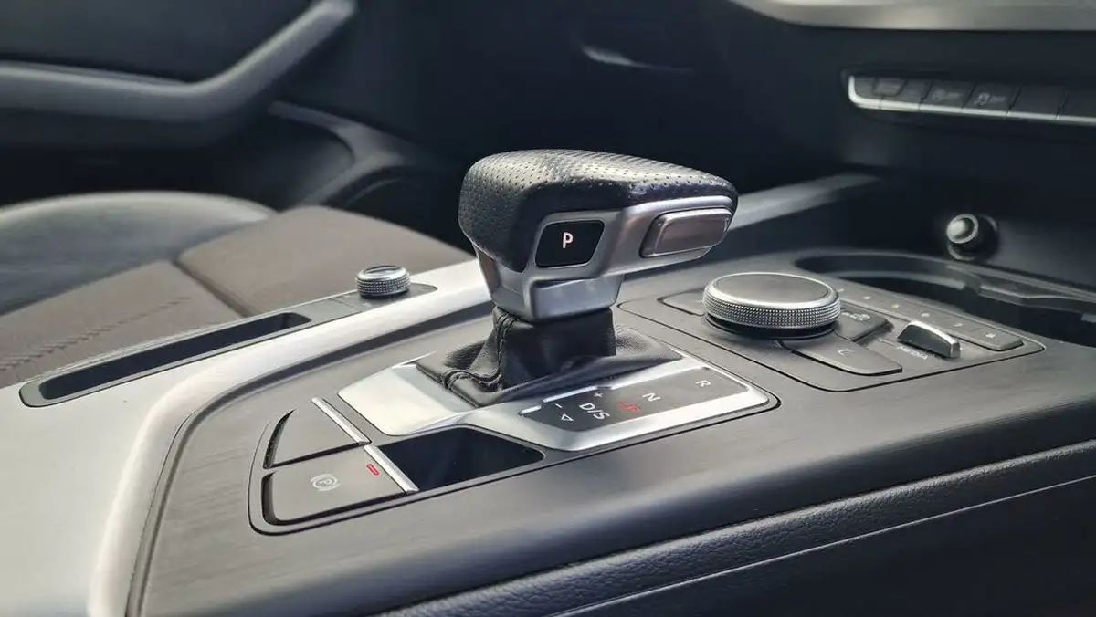 2016-audi-a4-20-tdi-s-line-150ps-tronic-big-8