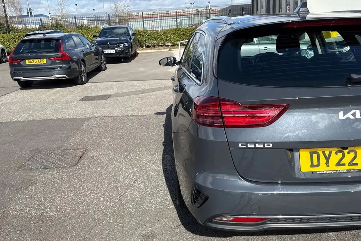 2022-kia-ceed-10-t-gdi-2-sportswagon-big-34