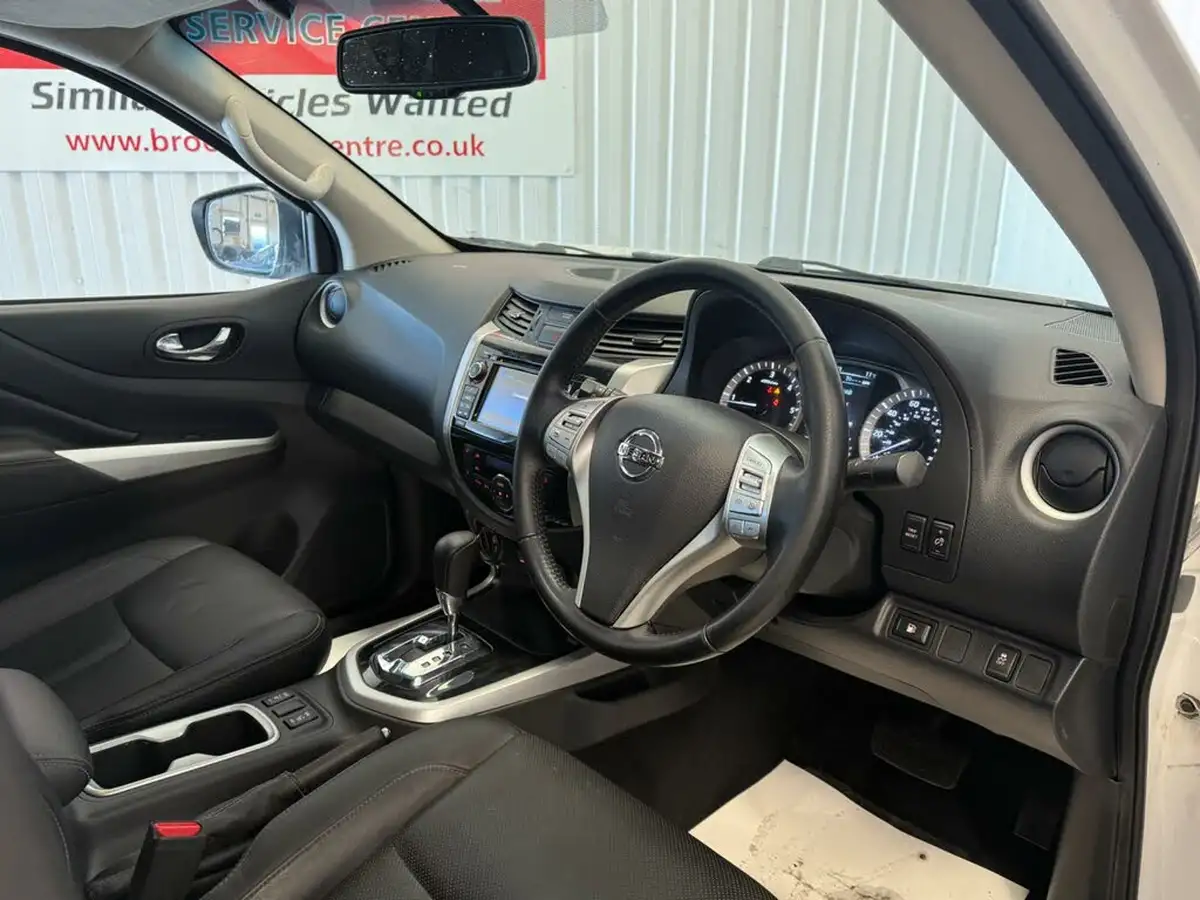 2019-nissan-navara-23dci-tekna-auto-big-17