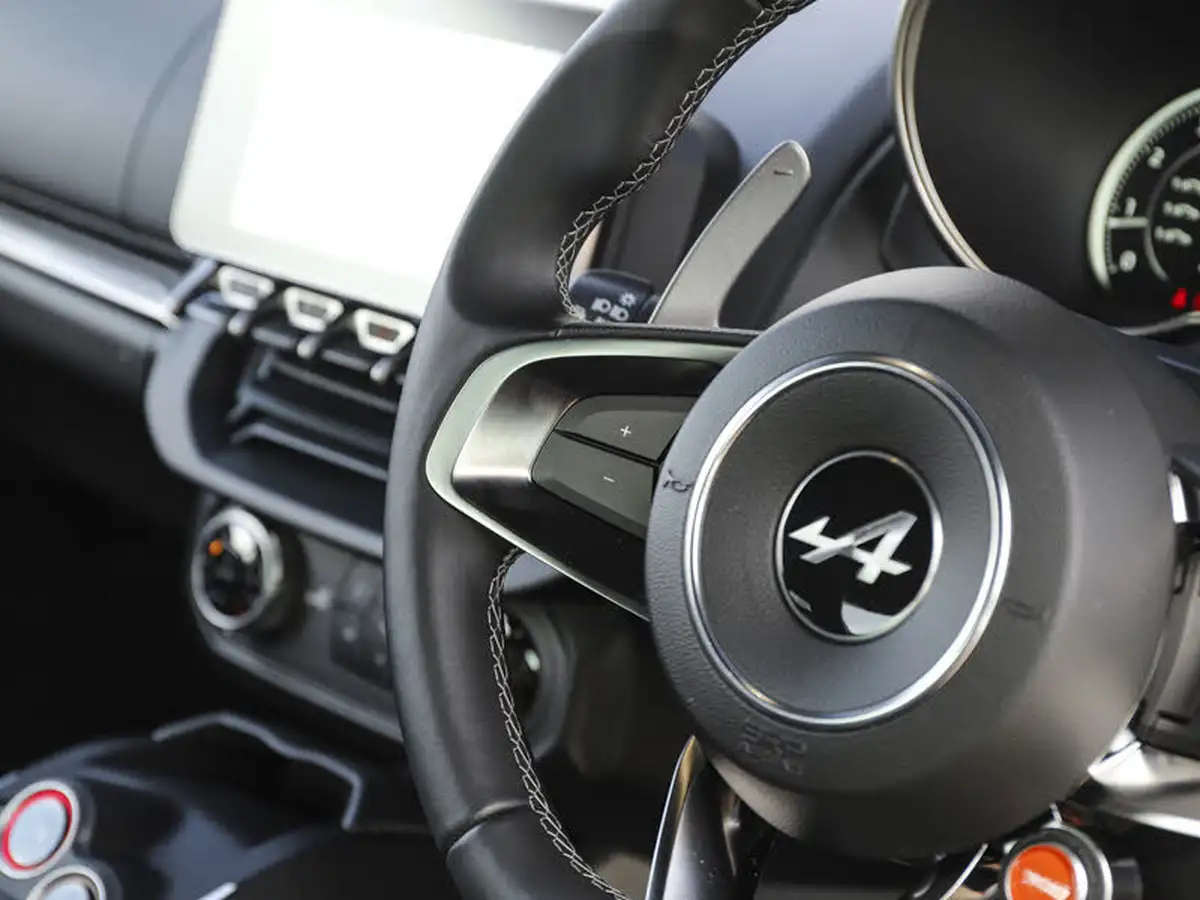 2024-alpine-a110-18-t-no-trim-big-14