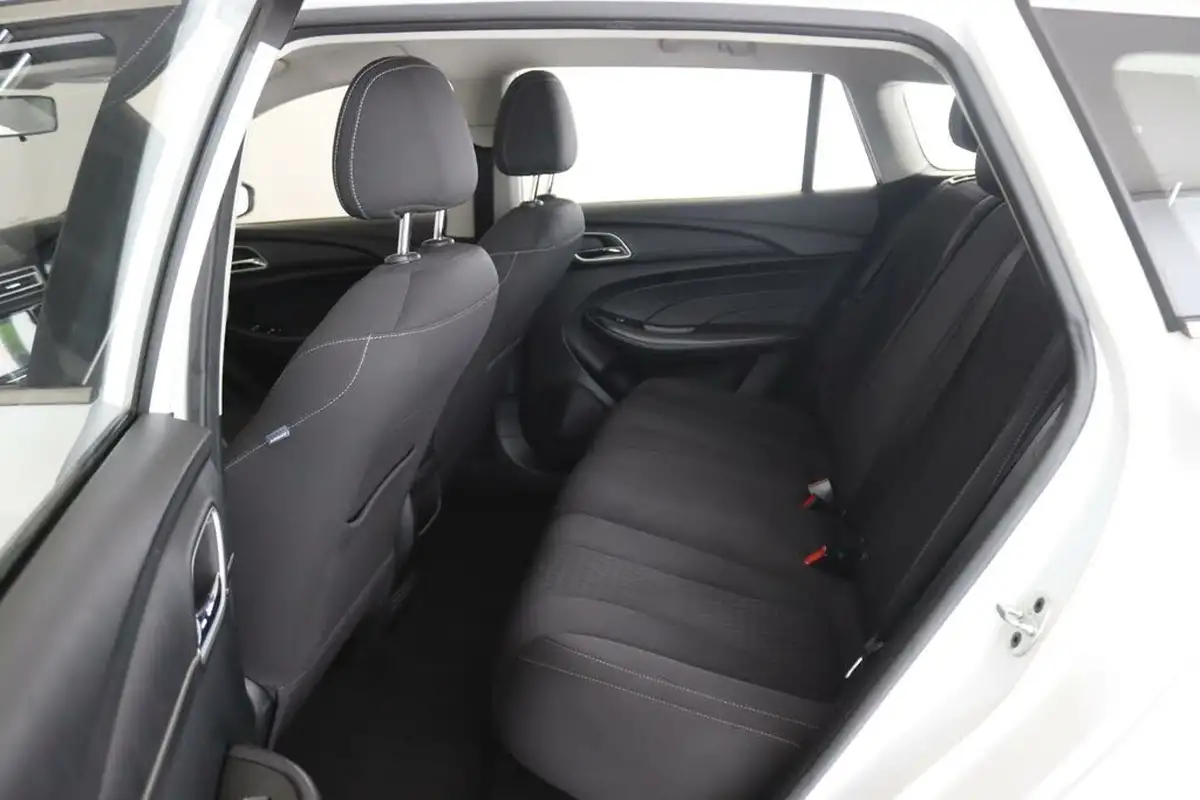 2021-mg-mg5-e-excite-ev-big-13