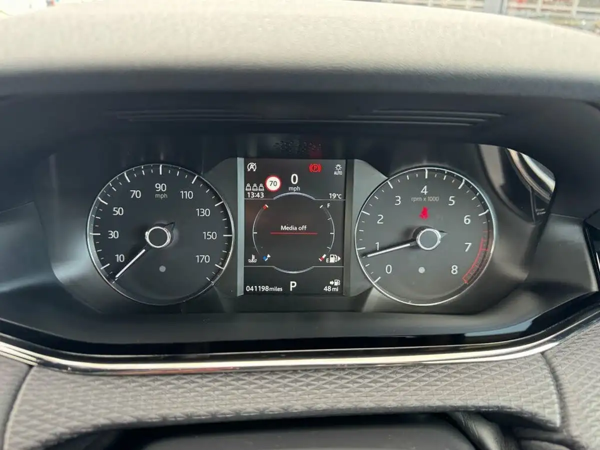 2019-land-rover-range-rover-evoque-20-p200-r-dynamic-s-big-26
