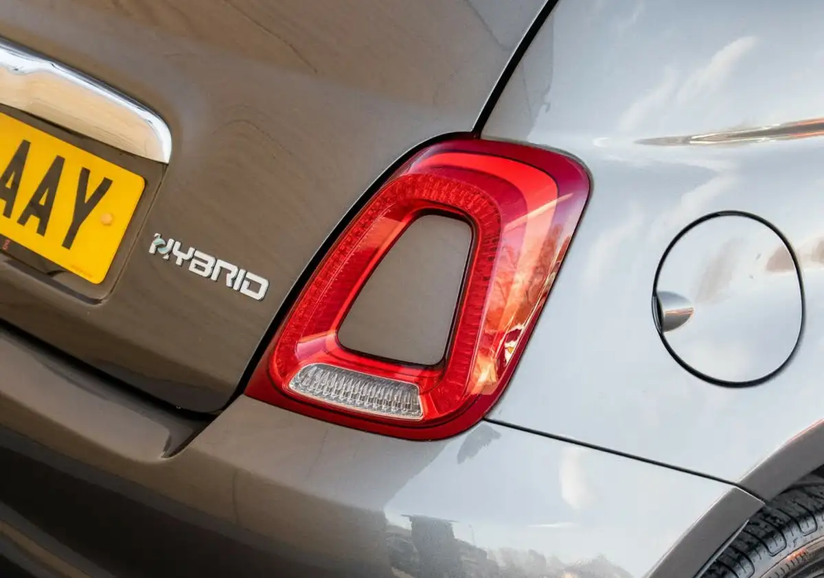 2022-fiat-500-10-dolcevita-big-9