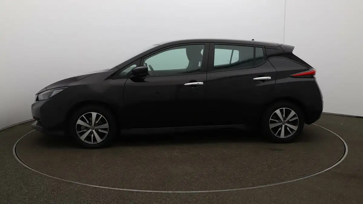 2021-nissan-leaf-e-acenta-big-4