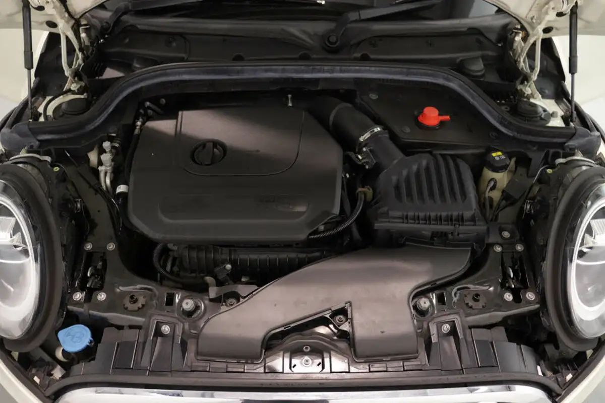 2018-mini-cooper-15-one-series-ii-ss-3d-big-39