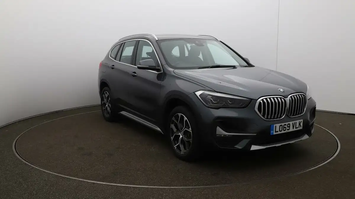 2020-bmw-x1-15-sdrive18i-xline-big-32
