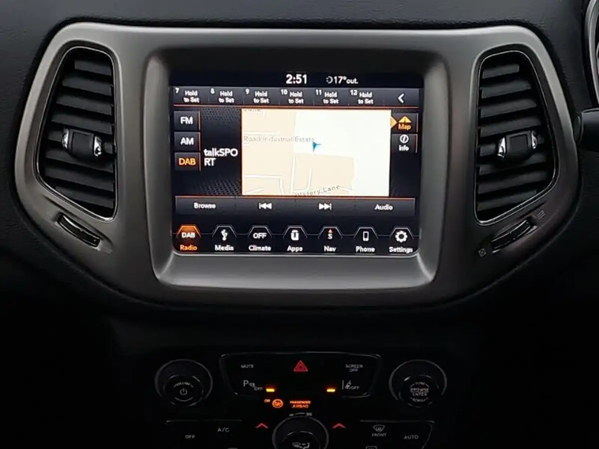 2019-jeep-compass-14-multiair-ii-longitude-big-6