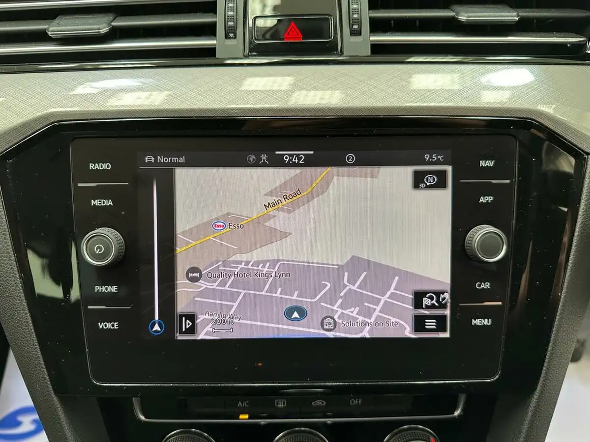 2021-volkswagen-passat-15-tsi-se-nav-estate-5d-big-14