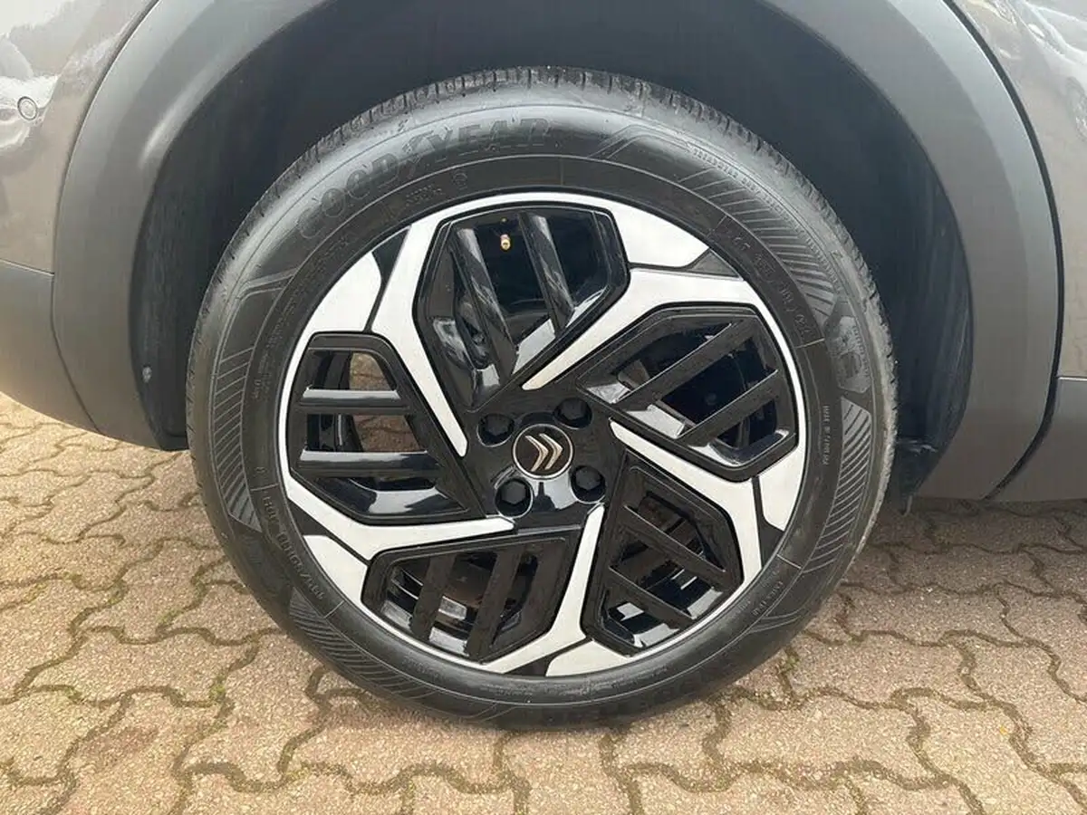2022-citroen-c4-12-puretech-shine-130ps-big-24