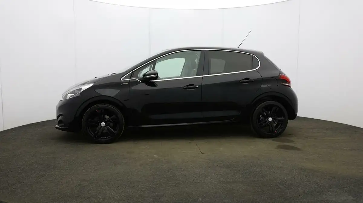 2017-peugeot-208-12-puretech-gt-line-5d-big-61
