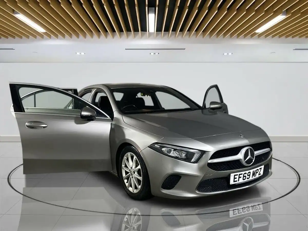 2020-mercedes-benz-a-class-13-a200-sport-saloon-4d-big-9
