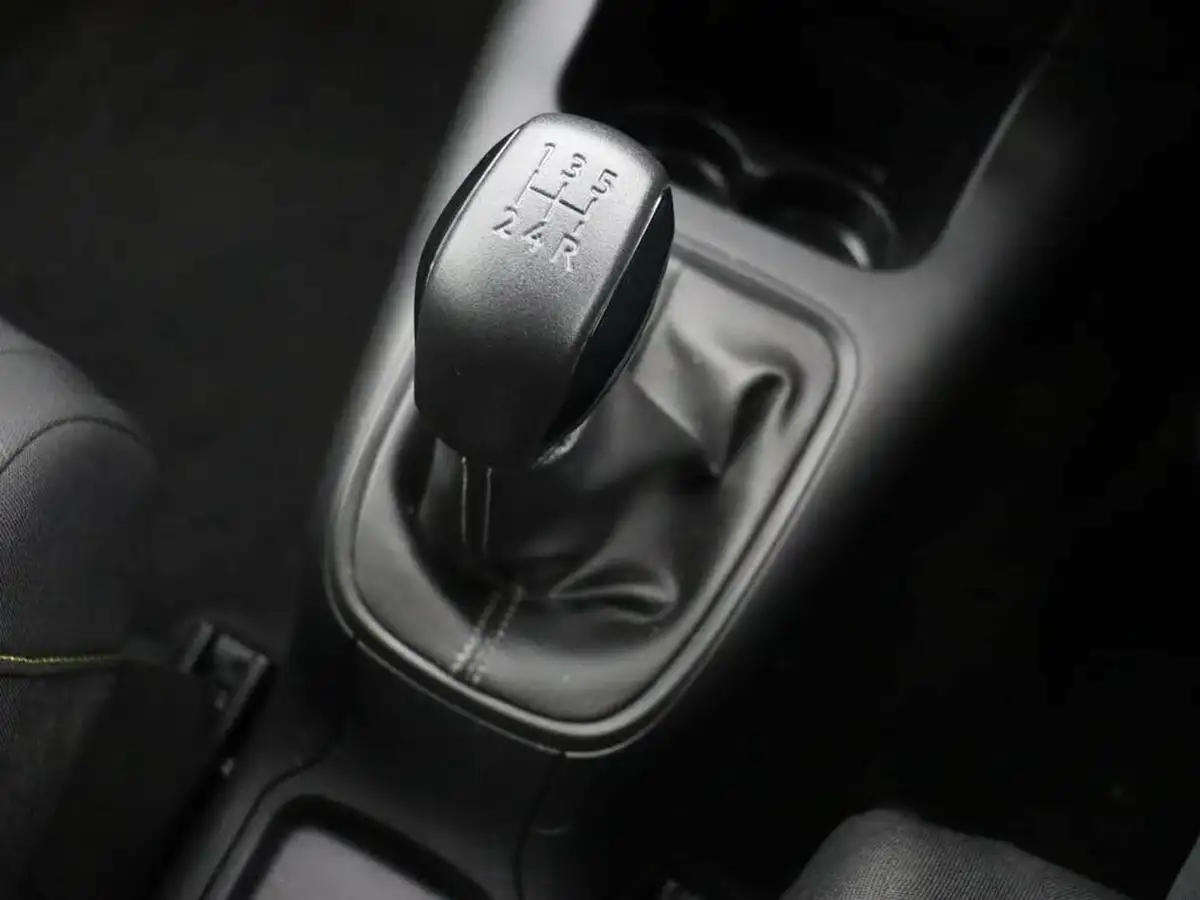 2019-citroen-c3-12-puretech-feel-82ps-ss-big-18
