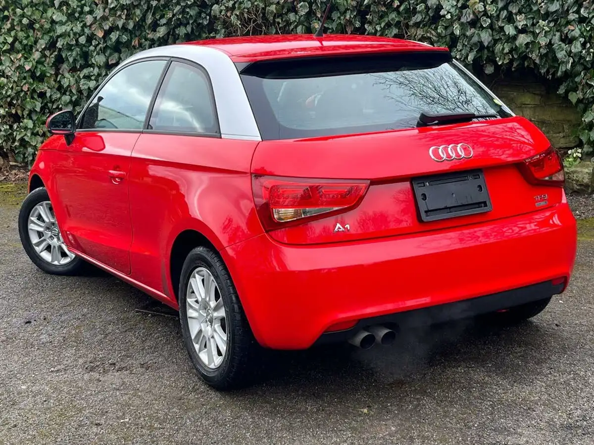 2013-audi-a1-big-54