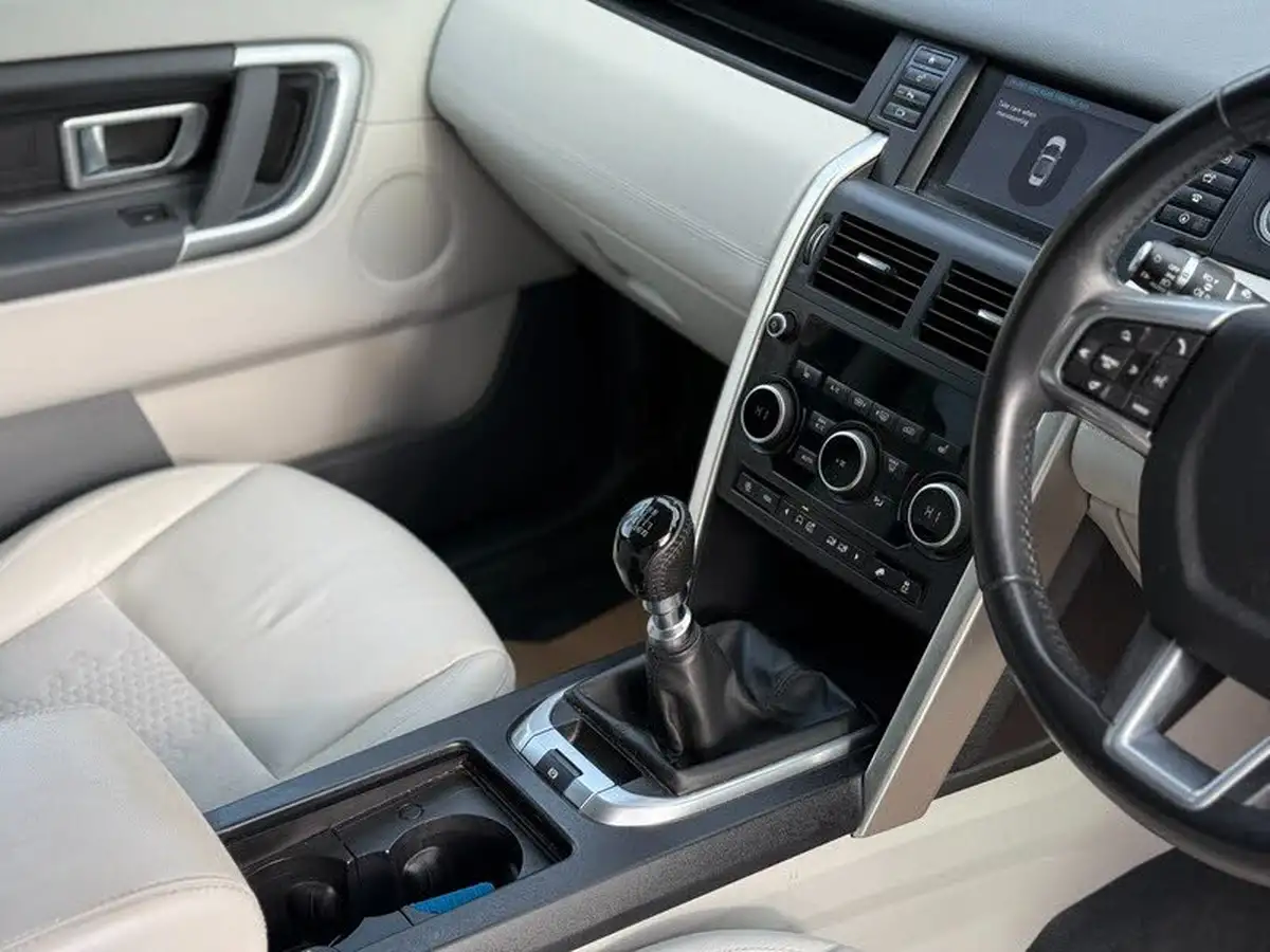 2017-land-rover-discovery-sport-20td4-se-tech-182ps-suv-big-6