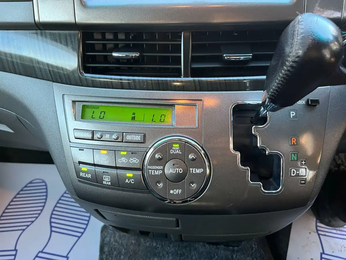 2008-toyota-estima-24-aeras-vvti-big-39