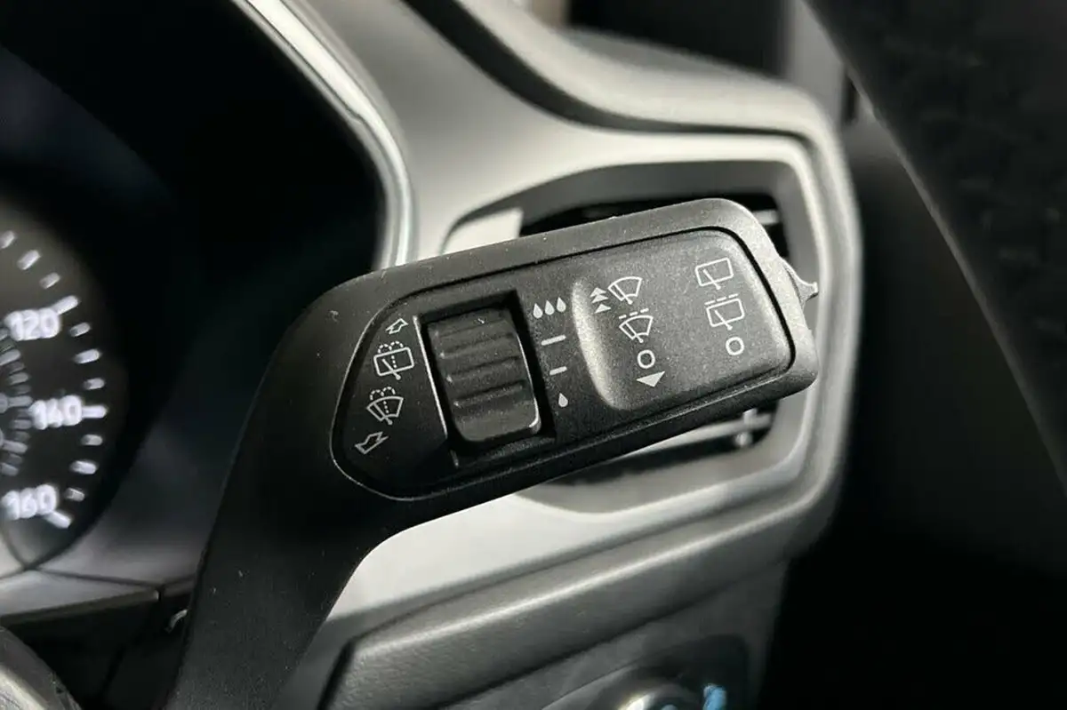 2022-ford-focus-10t-titanium-155ps-hybrid-mhev-hatchback-big-22