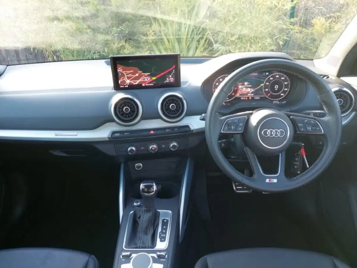 2022-audi-q2-15-35-tfsi-s-line-tronic-big-2