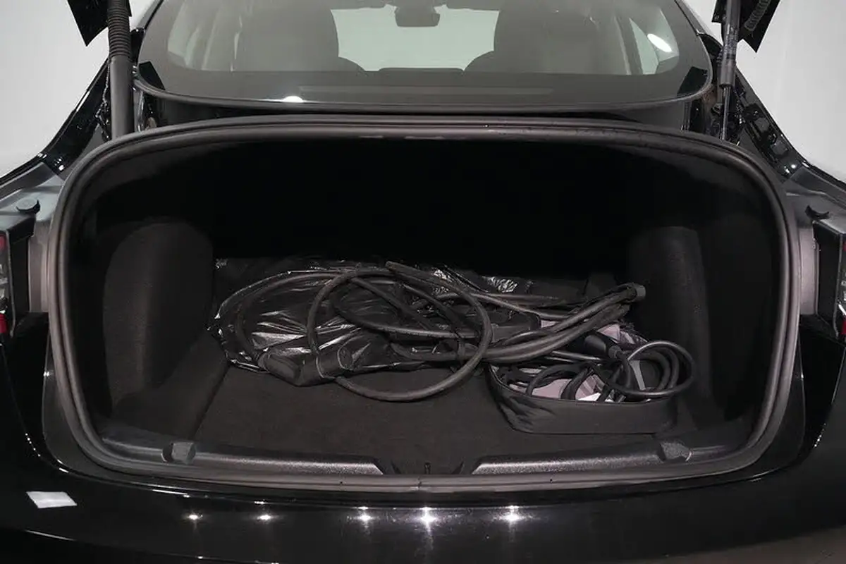2022-tesla-model-3-e-long-range-big-13