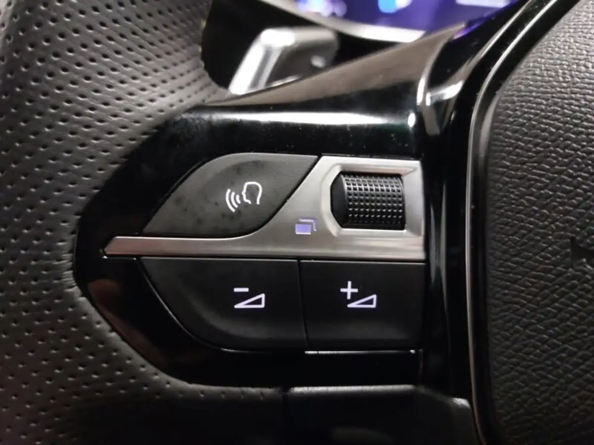 2024-peugeot-208-12-puretech-gt-100ps-hybrid-e-dsc6-big-13