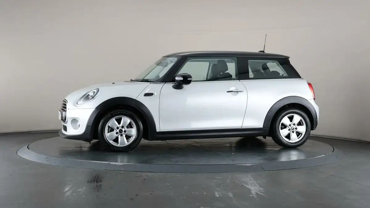 2019-mini-cooper-15-cooper-classic-hatchback-3d-auto-big-31