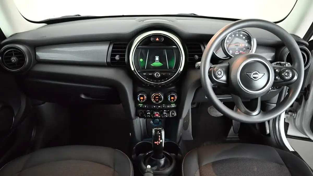 2019-mini-cooper-15-cooper-classic-hatchback-3d-auto-big-13