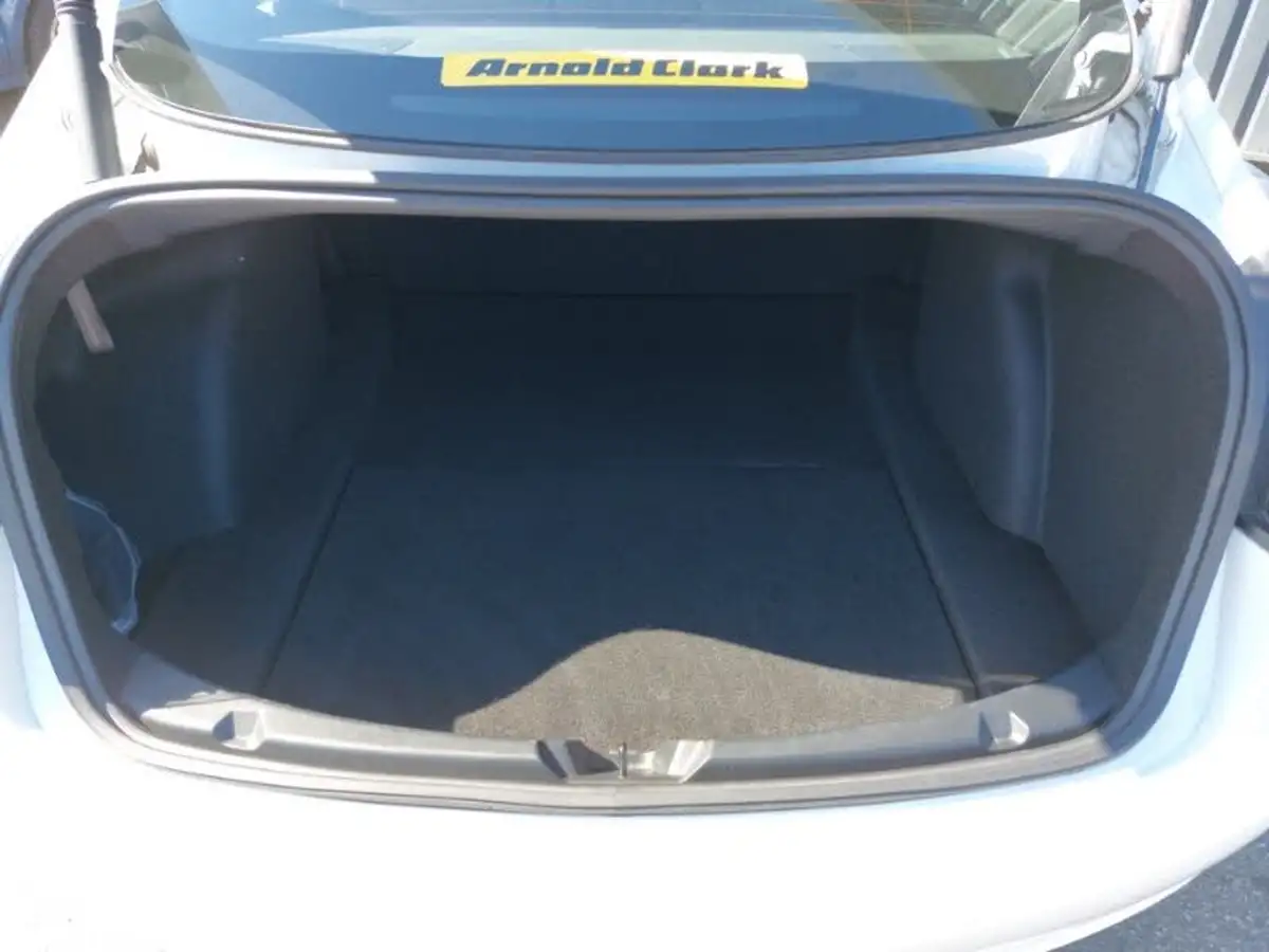 2021-tesla-model-3-e-long-range-awd-big-7