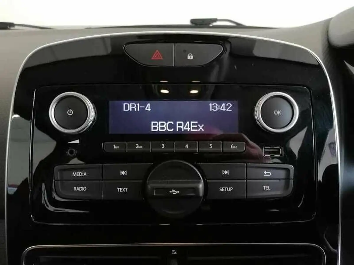2018-renault-clio-09-tce-play-75ps-big-16