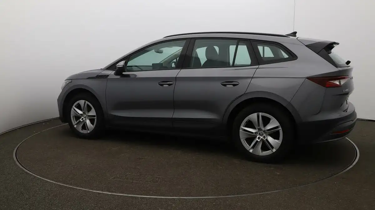 2022-skoda-enyaq-e-60-big-39