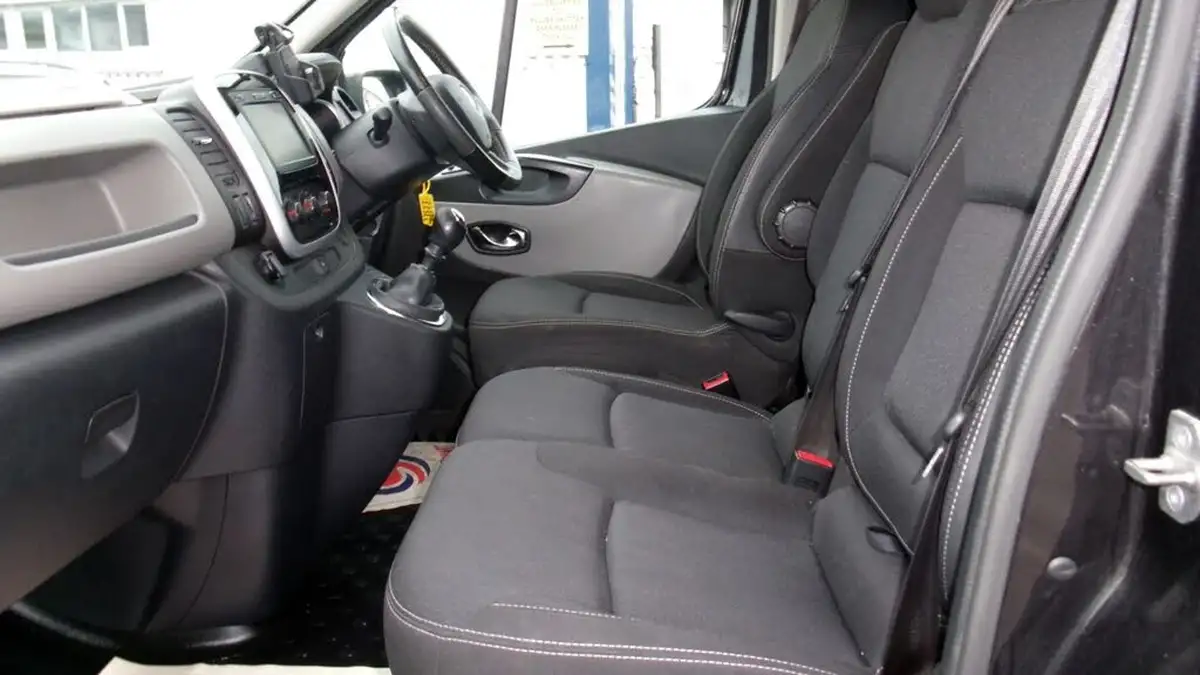 2019-renault-trafic-16dci-sl27-125-sport-nav-energy-125-e6-panel-van-big-15