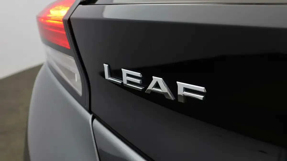 2021-nissan-leaf-e-e-tekna-big-20