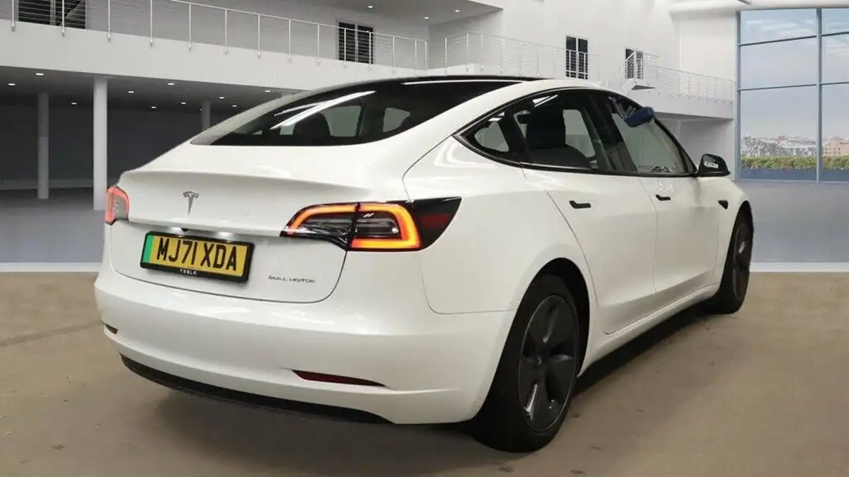 2021-tesla-model-3-e-long-range-awd-big-3