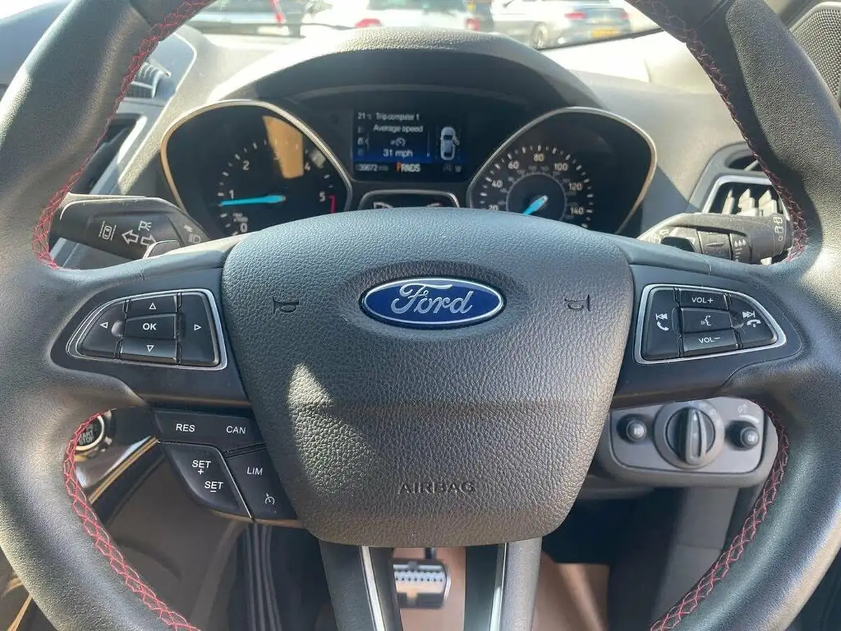 2018-ford-kuga-20tdci-st-line-180ps-awd-powershift-big-16
