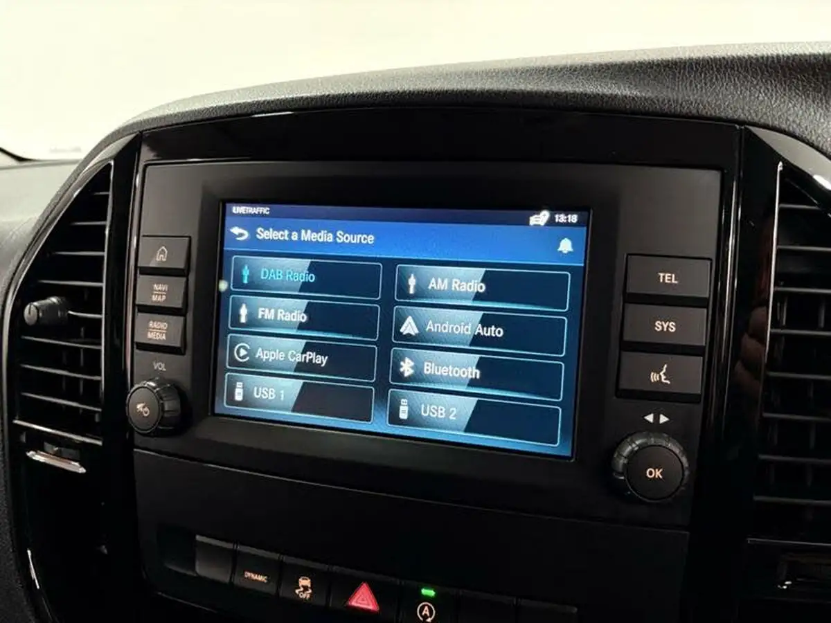 2022-mercedes-benz-vito-big-23