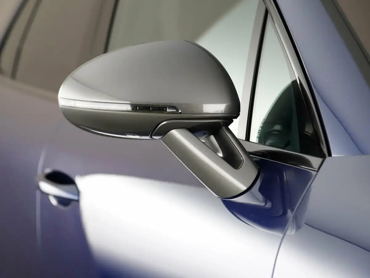 2023-porsche-macan-20-big-38