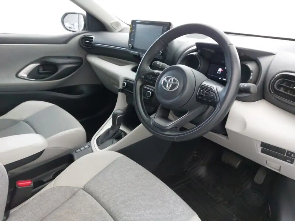 2022-toyota-yaris-15-vvt-i-excel-big-10