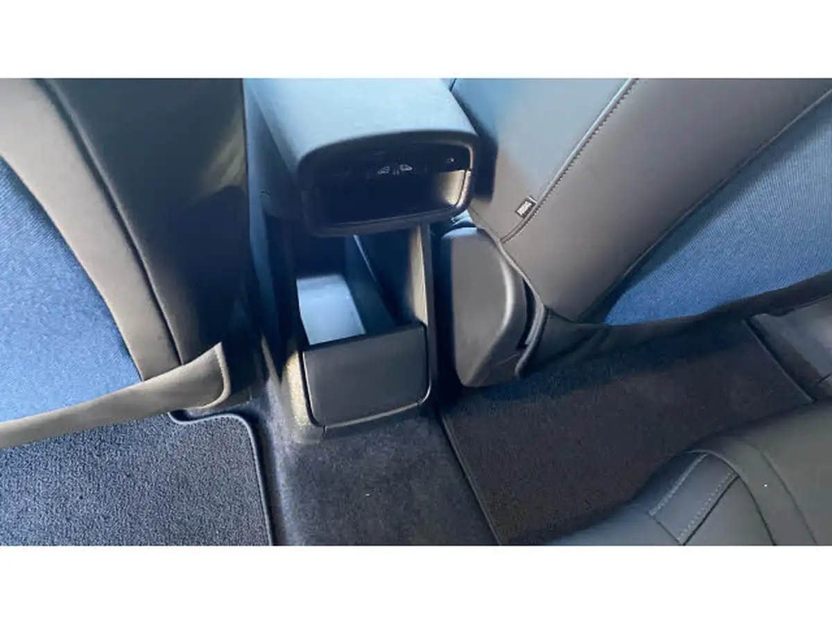 2024-volvo-ex30-e-single-motor-plus-extended-range-big-37