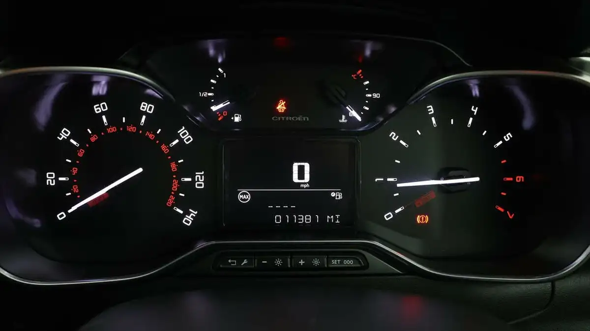 2022-citroen-c3-12-puretech-shine-plus-110ps-ss-big-9