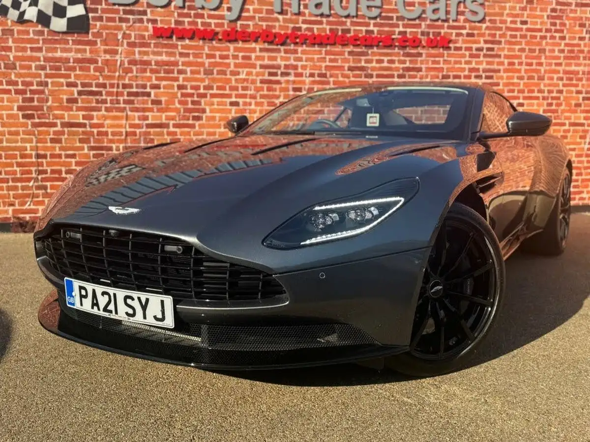 2021-aston-martin-db11-52-v12-amr-big-13