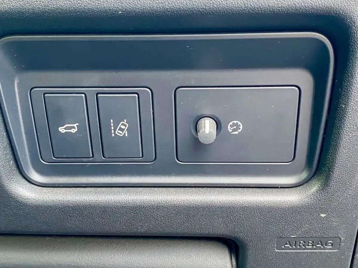 2019-land-rover-discovery-sport-20td4-landmark-big-26