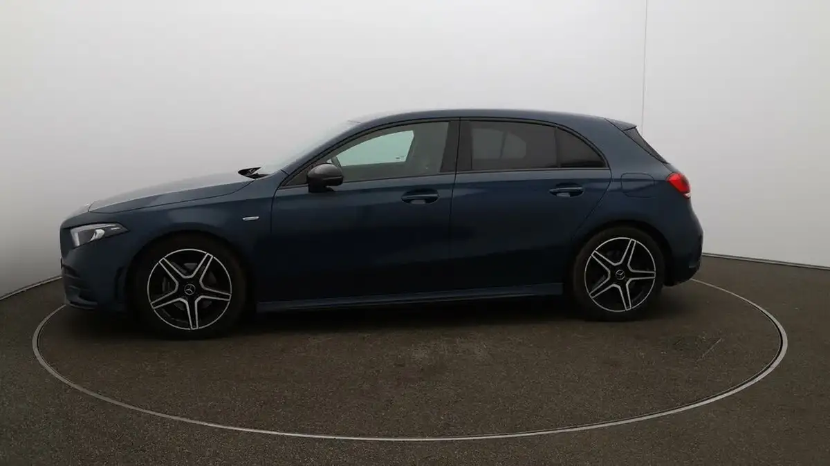 2022-mercedes-benz-a-class-13-a200-amg-line-executive-edition-hatchback-5d-7g-dct-big-4
