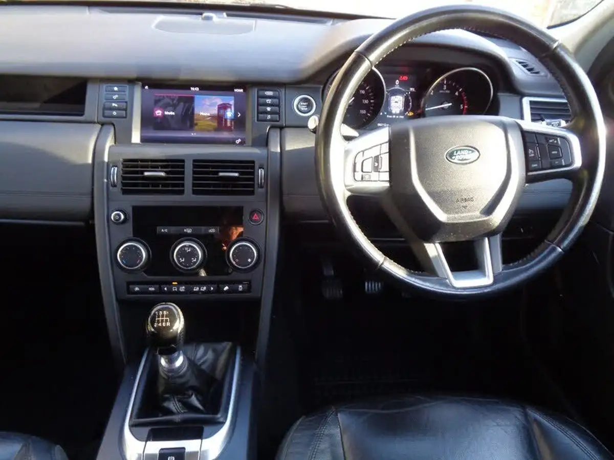 2017-land-rover-discovery-sport-20td4-pure-edition-big-6