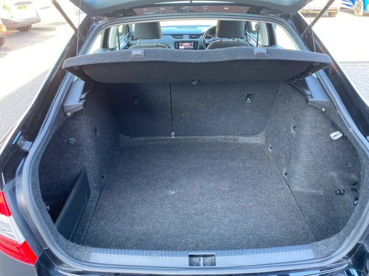 2020-skoda-octavia-15-tsi-se-drive-hatchback-dsg-big-19