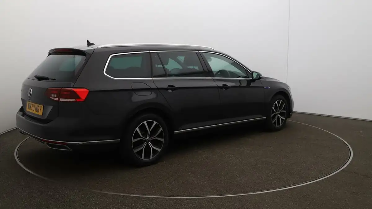2021-volkswagen-passat-14-tsi-gte-estate-5d-big-45