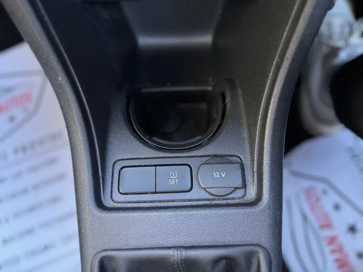 2016-volkswagen-up-10-take-up-5d-big-19