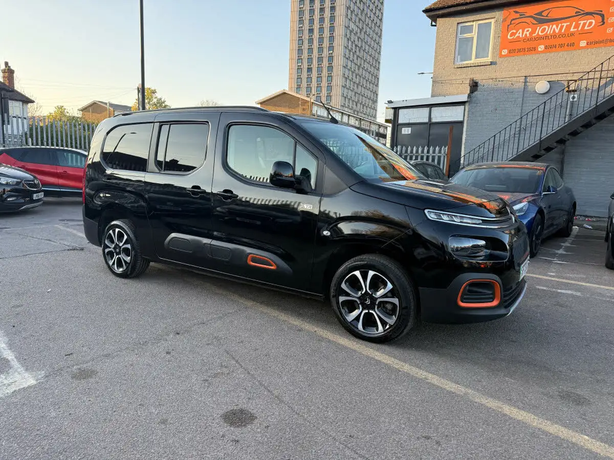 2024-citroen-berlingo-e-flair-xtr-xl-size-big-2