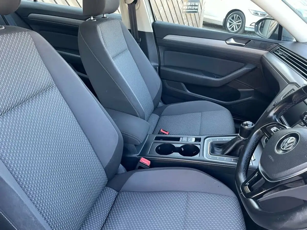 2015-volkswagen-passat-16tdi-bmt-saloon-4d-big-6