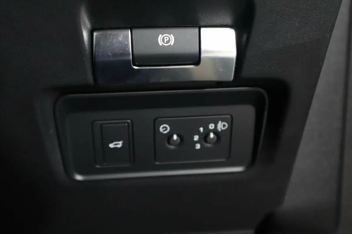 2021-land-rover-discovery-sport-20-d200-r-dynamic-s-plus-big-20