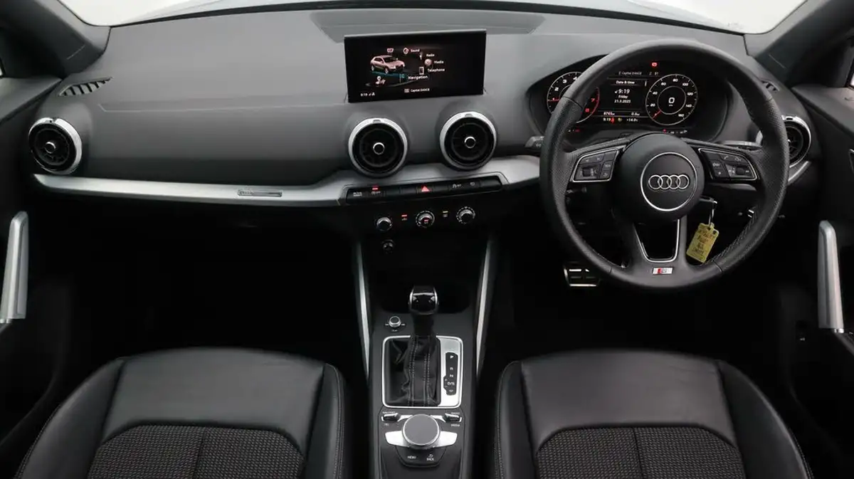 2022-audi-q2-15-35-tfsi-s-line-tronic-big-13