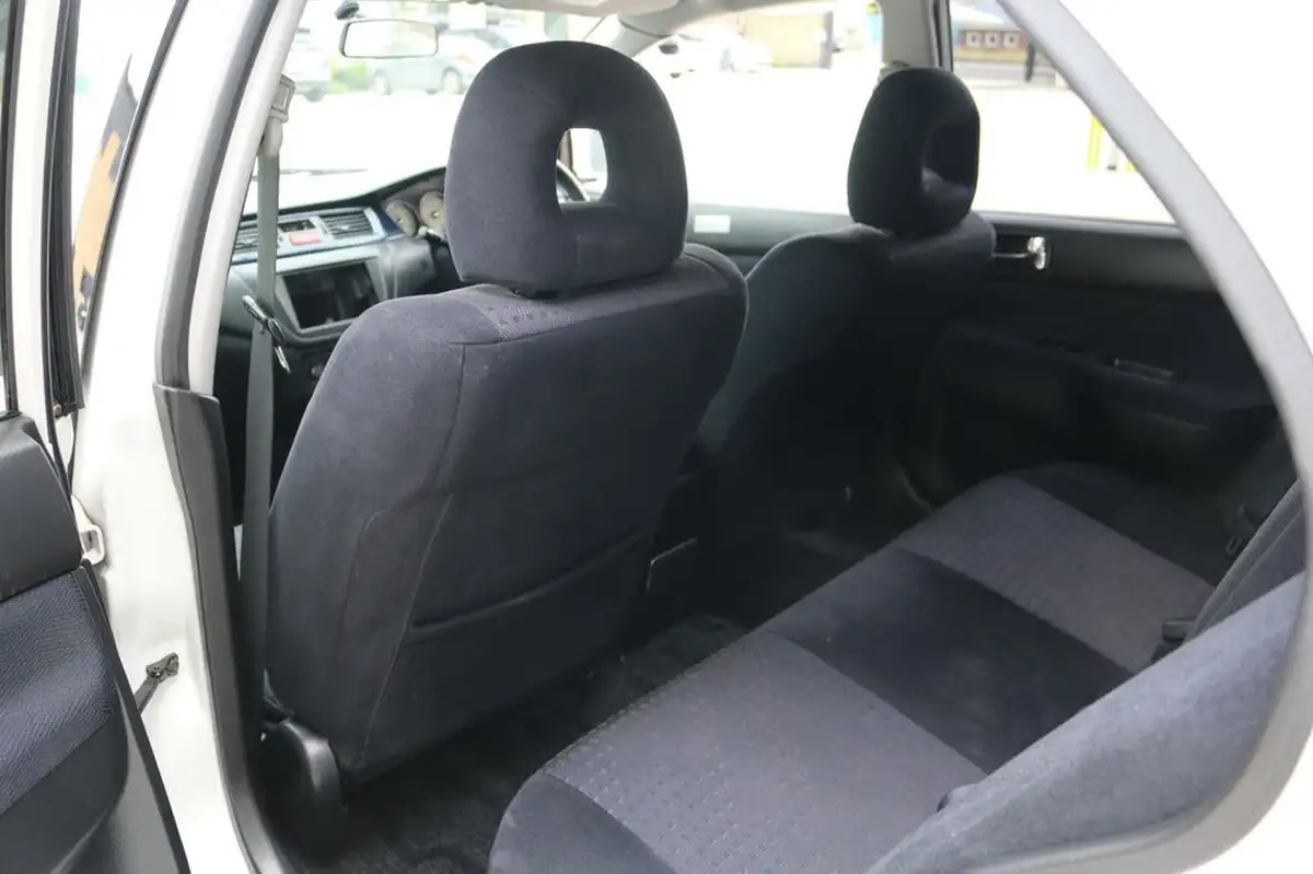 2002-mitsubishi-lancer-big-44